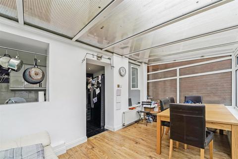 39 Normanton Park, London, E4 6HE