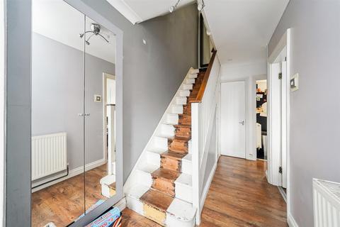 39 Normanton Park, London, E4 6HE
