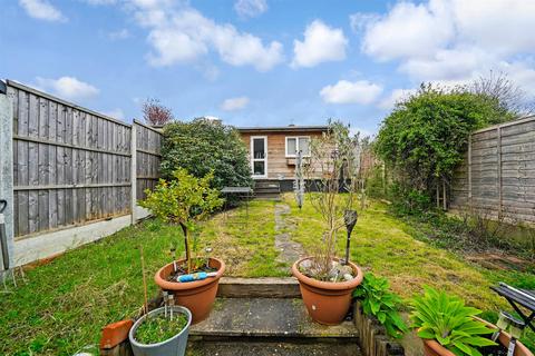 39 Normanton Park, London, E4 6HE