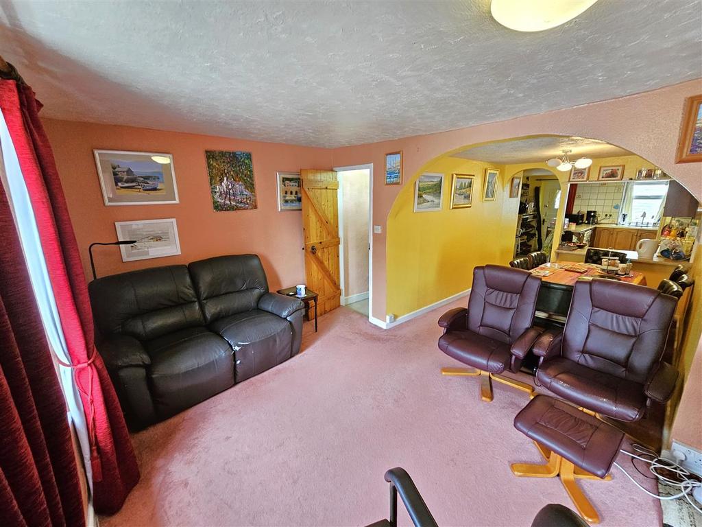 Living Room.jpg