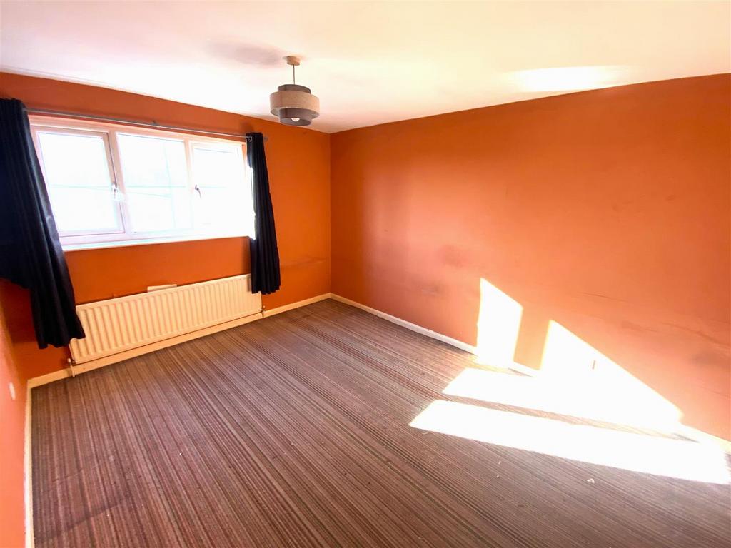 Bed2.JPG