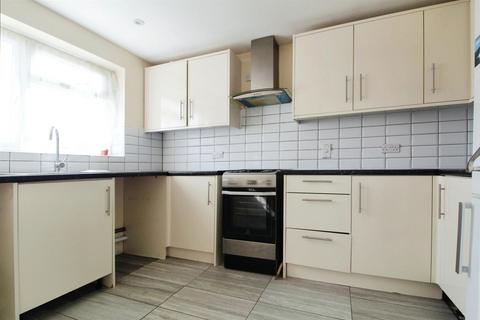2 bedroom flat for sale, Orchardville, Burnham, Slough