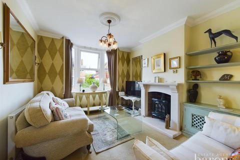 48 Beaconsfield Road, Basingstoke, RG21 3DG