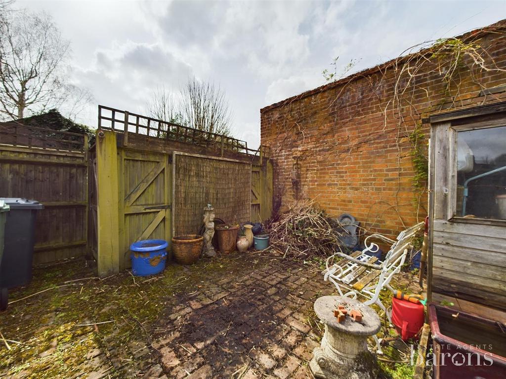 CAM01093 G0-PR0276-STILL034.jpg