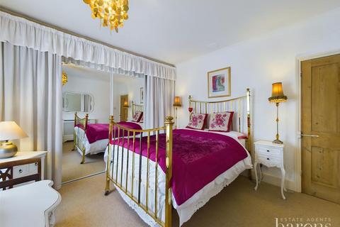 48 Beaconsfield Road, Basingstoke, RG21 3DG