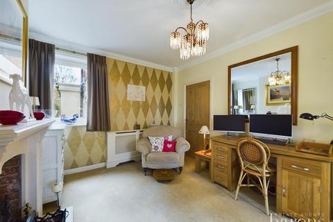 48 Beaconsfield Road, Basingstoke, RG21 3DG