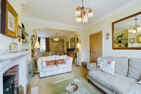 48 Beaconsfield Road, Basingstoke, RG21 3DG