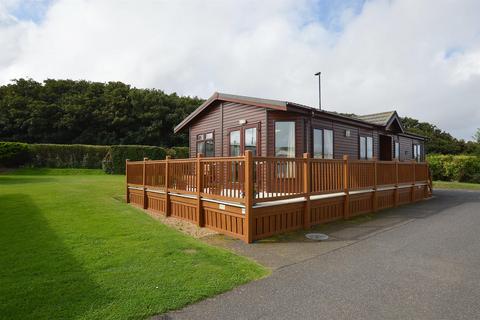 2 bedroom mobile home for sale, Cromer Road, East Runton