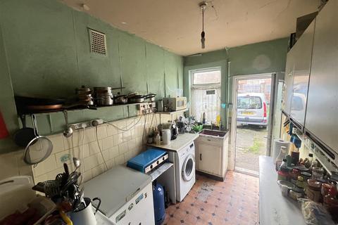 92 Derby Road, Burton-on-trent, DE14 1RN