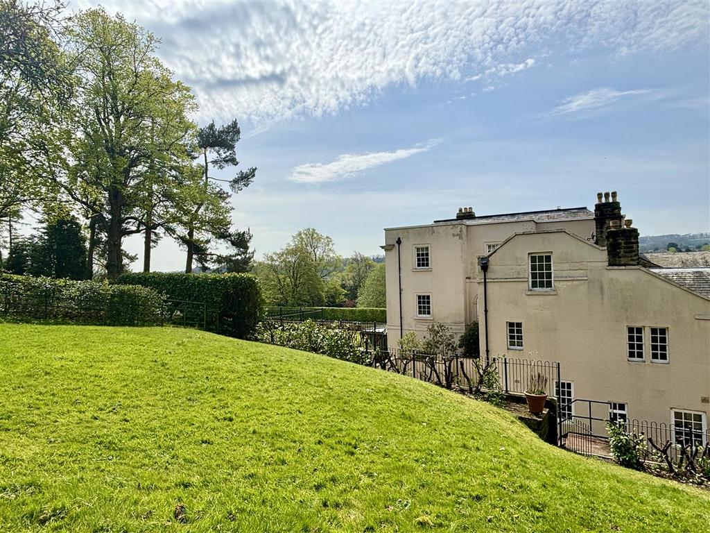 Castle Hill, Baslow Road, Bakewell 3 bed mews to rent £1,750 pcm (£