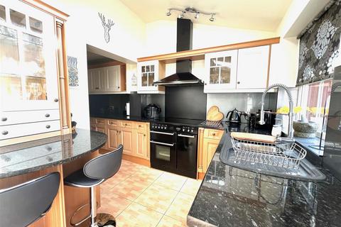 17 Aston Close, Little Haywood, Stafford, ST18 0YN