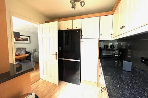 17 Aston Close, Little Haywood, Stafford, ST18 0YN