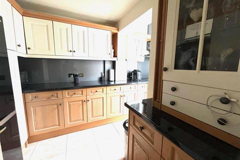 17 Aston Close, Little Haywood, Stafford, ST18 0YN
