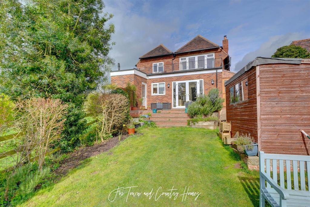Luddington, StratfordUponAvon CV37 3 bed detached house for sale £