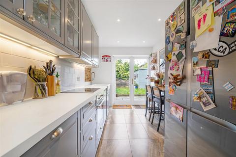 130 Victor Road, London, SE20 7JT