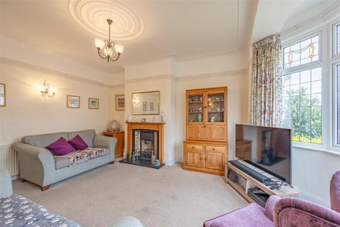 4 bedroom semi-detached house for sale, Woodcote Road, Leigh-On-Sea