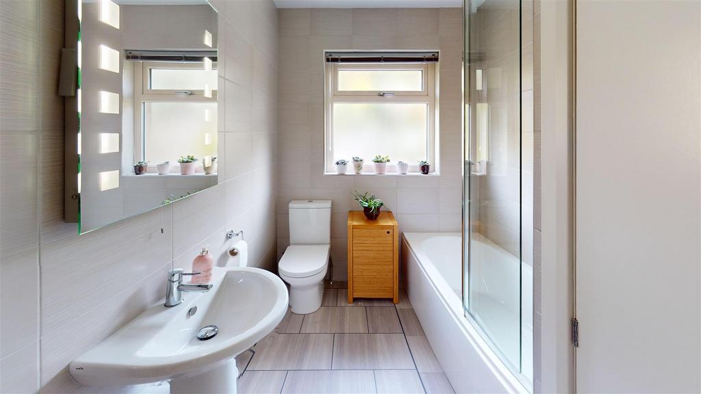 Raines-Lane-Bathroom.jpg