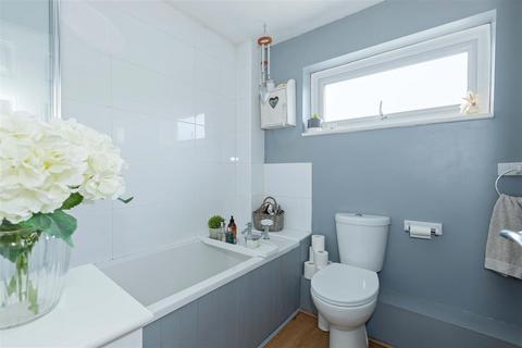 52 Boxgrove, Goring By Sea, Worthing, BN12 6AR