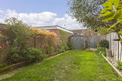 52 Boxgrove, Goring By Sea, Worthing, BN12 6AR