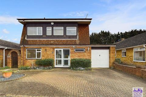 3 bedroom detached house for sale, View Road, Cliffe Woods, Rochester
