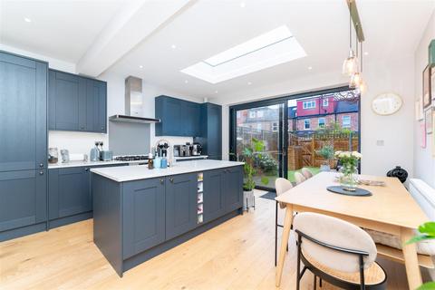 3 Salisbury Road, London, W13 9TU
