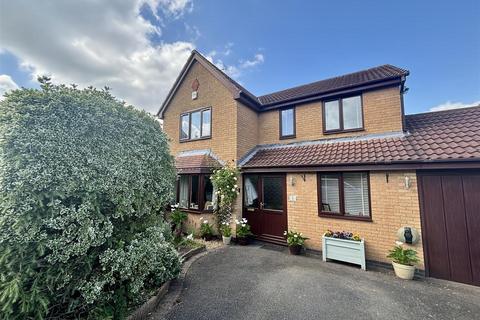 4 bedroom detached house for sale, Pickering Drive, Ellistown LE67