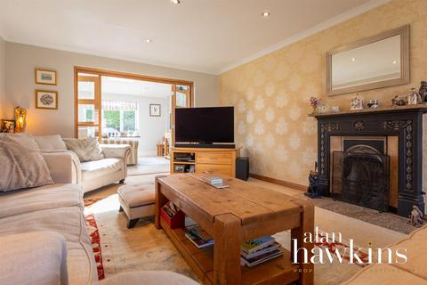 12 Boundary Close, Bradenstoke, Chippenham, SN15 4JZ
