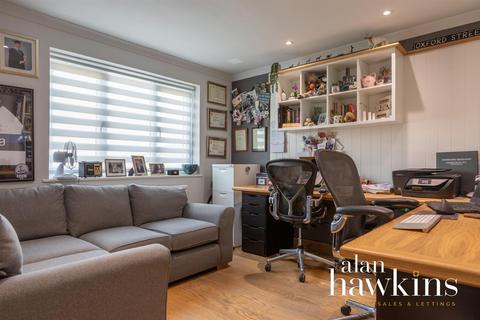 12 Boundary Close, Bradenstoke, Chippenham, SN15 4JZ
