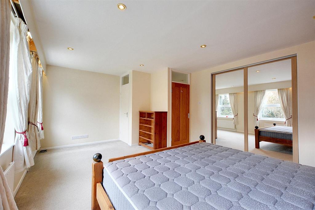Bedroom 1 2.jpeg