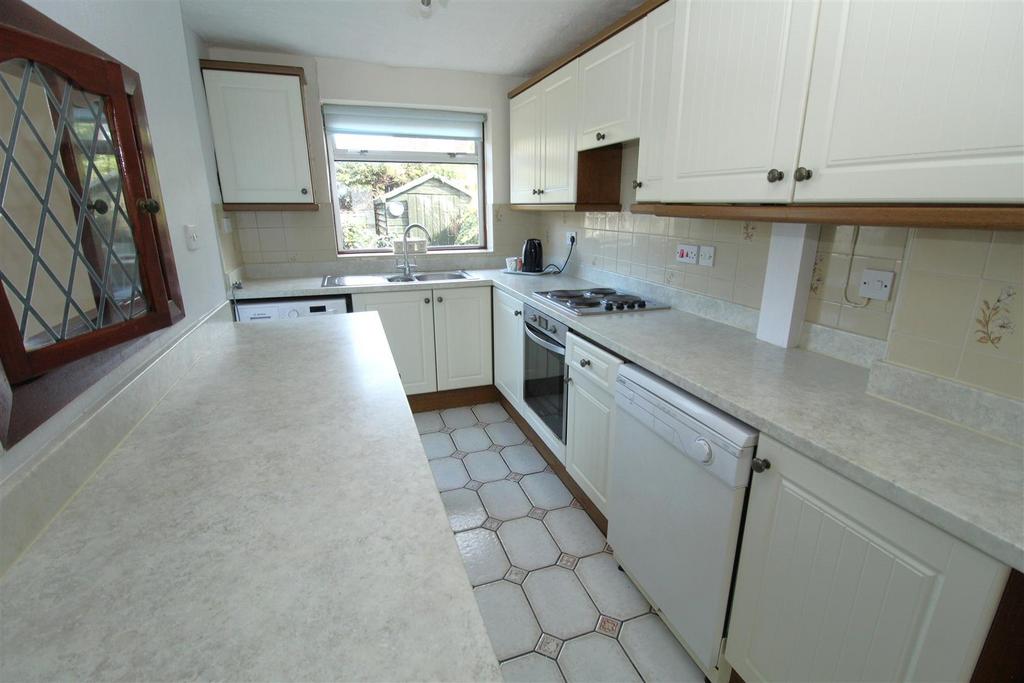 Kitchen1.JPG