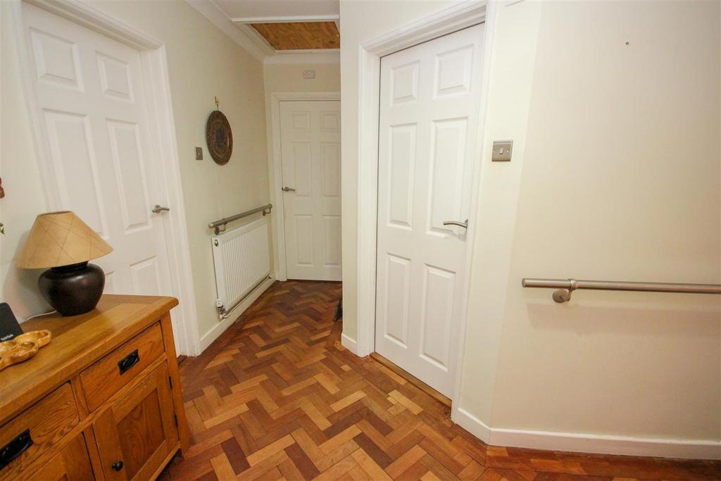 Hallway.jpg