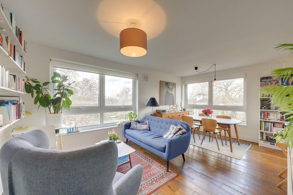 Sydenham Hill, Sydenham, London, SE26 2 bed flat for sale £365,000