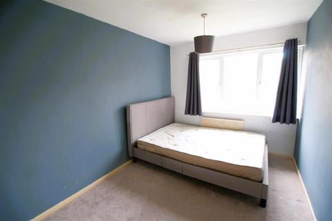21 Ing Field, Oakenshaw, Bradford, BD12 7EF