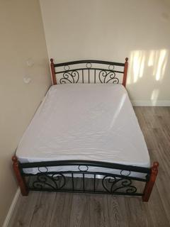 1 bedroom in a house share to rent, Room, Thornton Road, Croydon