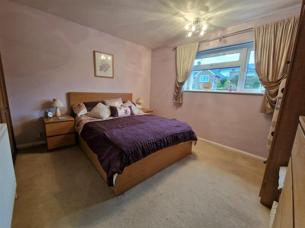 Bedroom 1.jpg