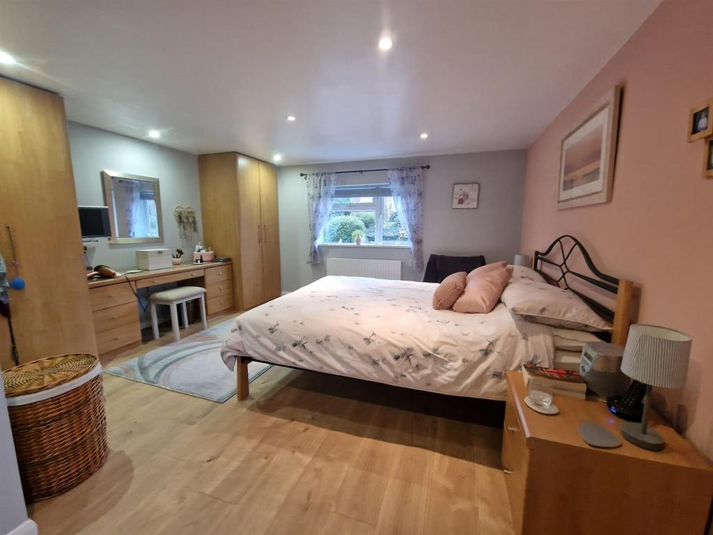 Main bedroom.jpg