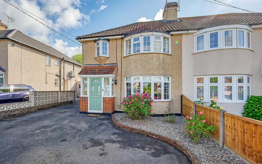 The Leas, Ingatestone 3 bed semi-detached house - £695,000