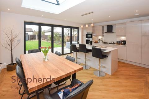 82 Cuffley Hill, Goffs Oak, Waltham Cross, EN7 5EX