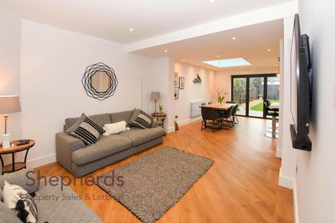 82 Cuffley Hill, Goffs Oak, Waltham Cross, EN7 5EX