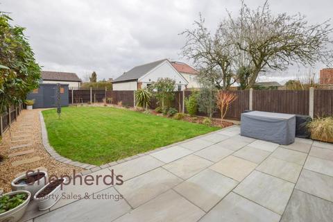 82 Cuffley Hill, Goffs Oak, Waltham Cross, EN7 5EX
