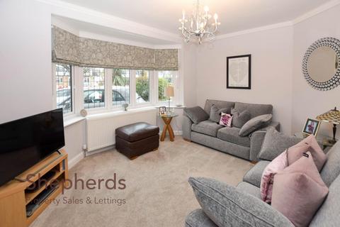 82 Cuffley Hill, Goffs Oak, Waltham Cross, EN7 5EX