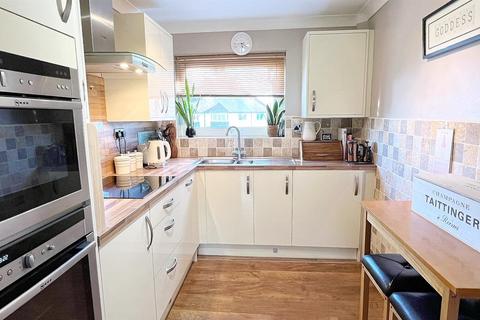 2 bedroom flat for sale, Hermes Court, Clarence Road, Four Oaks