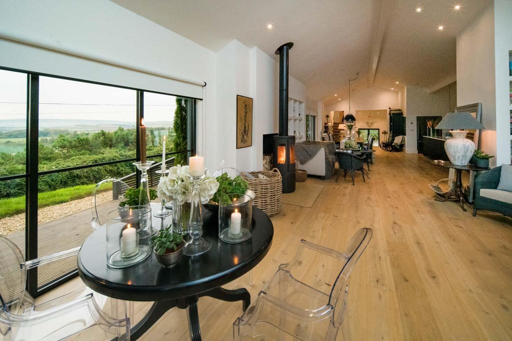 Sitting/ Family Room