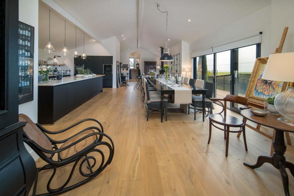 Middle Section Living