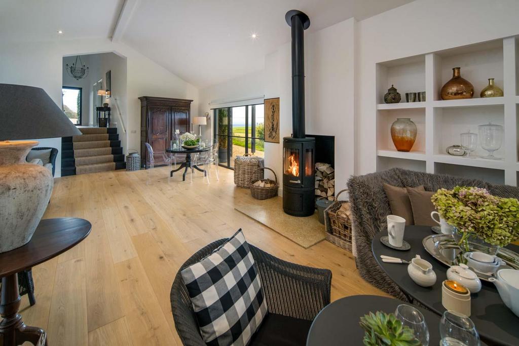 Family Room/ Living