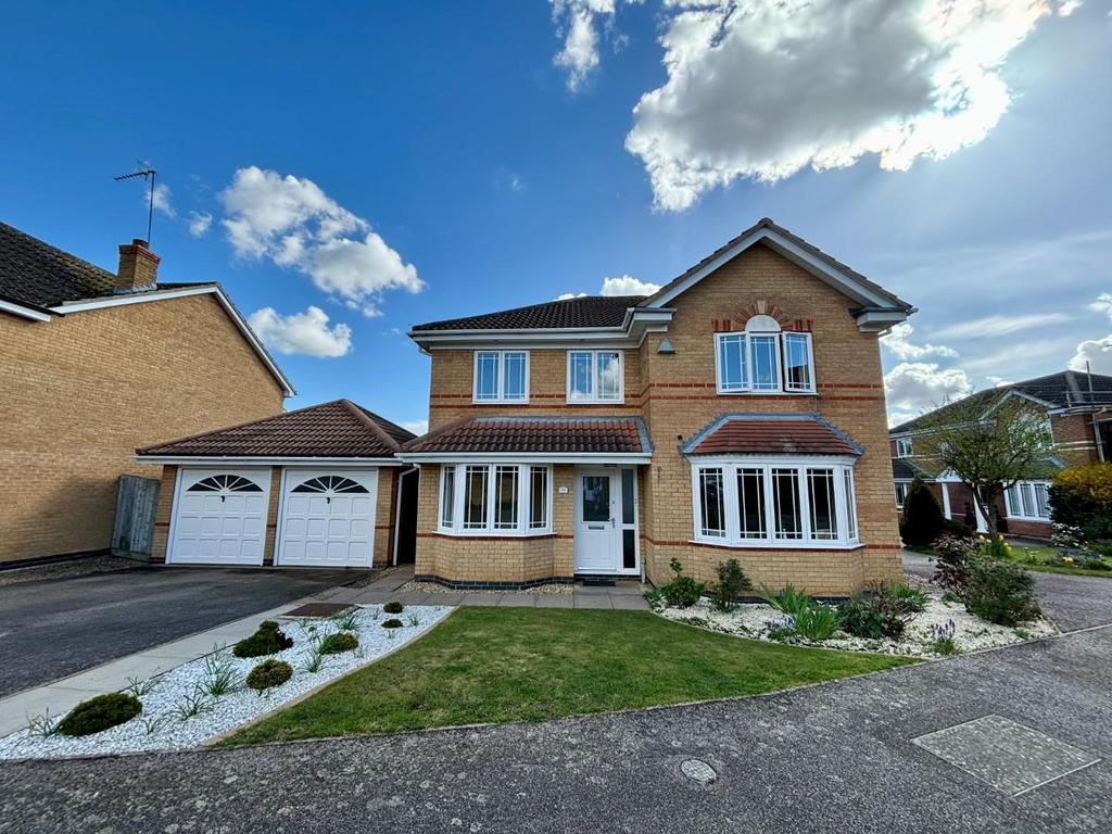 Kirby Close, Wootton Fields, Northampton NN4 4 bed detached house for