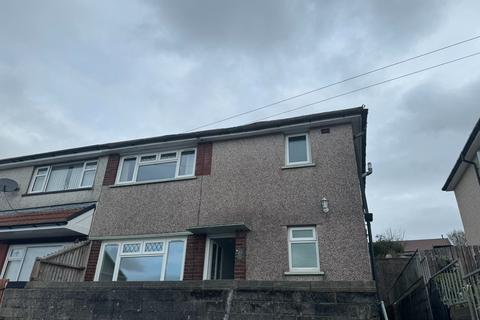 3 bedroom terraced house to rent, Heol Islwyn, Tonyrefail, Porth