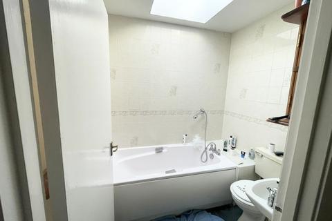 2 bedroom flat to rent, Manor Way, PETERBOROUGH PE6