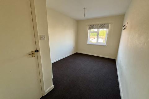 2 bedroom flat to rent, Manor Way, PETERBOROUGH PE6