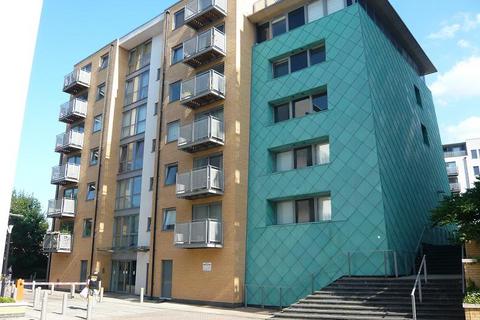 2 bedroom flat to rent, Deals Gateway, London SE13